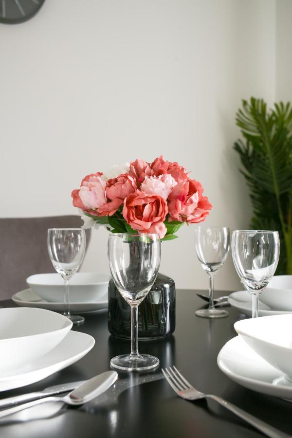 Suites By Rehoboth - Abbey Wood Station - London Zone 4 Εξωτερικό φωτογραφία